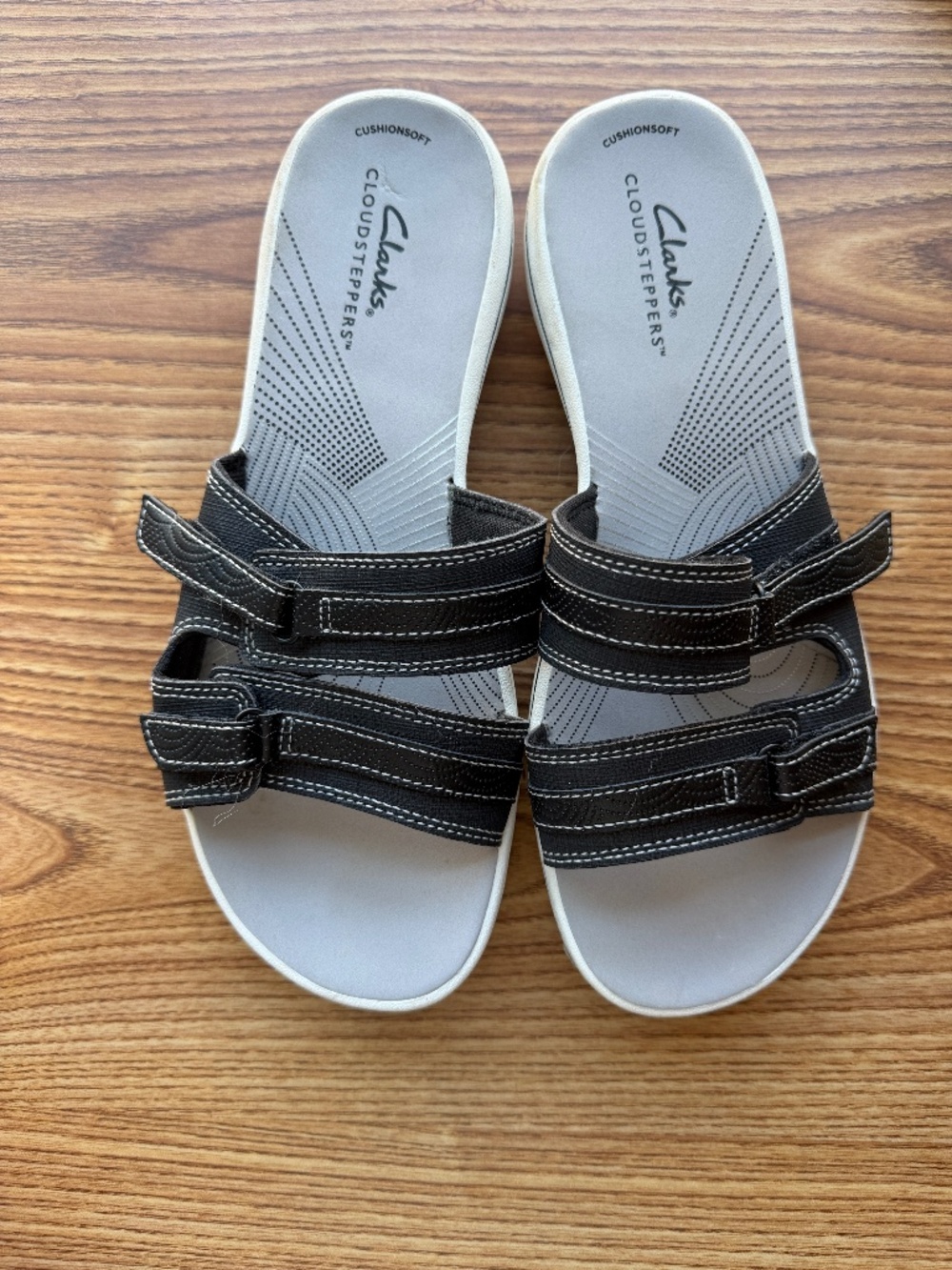 Clarks Cloudsteppers Breeze Piper Sandals in black Size 8